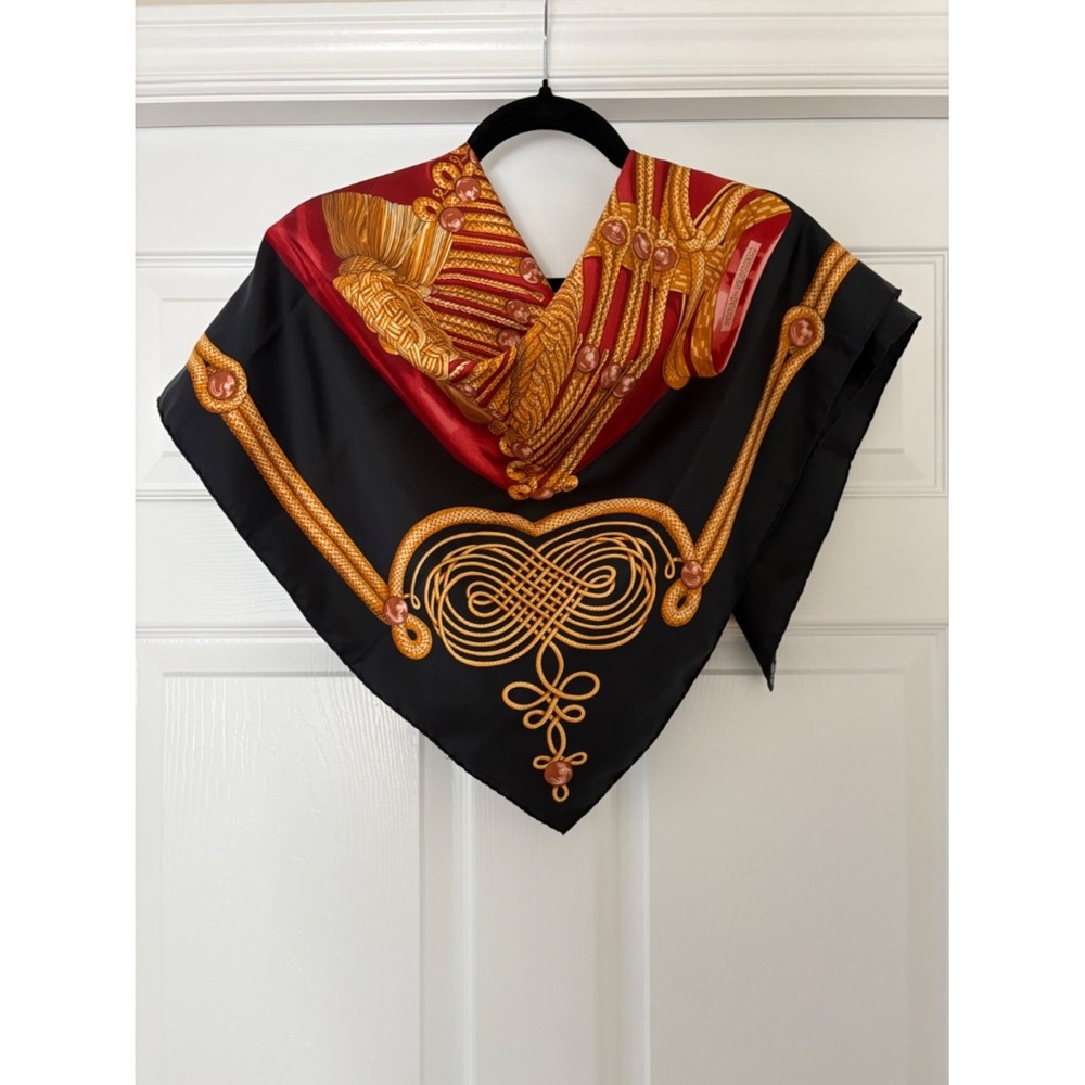 VTG Authentic Hermès Silk Quiet Luxury Elegant Scarf